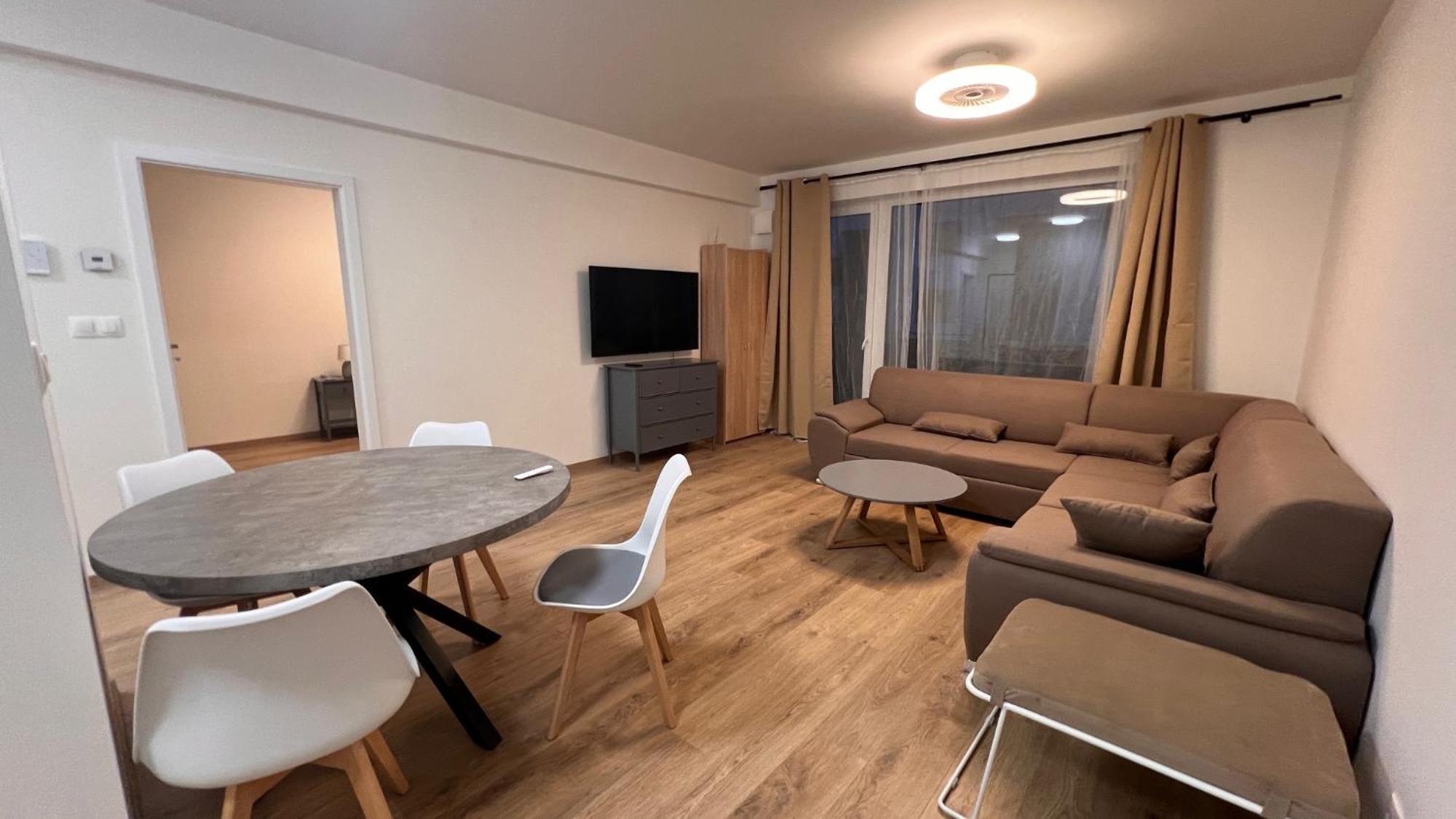 Air-Conditioned 2 Room Apartment, Balcony, New Building, 201 Rovinka Εξωτερικό φωτογραφία