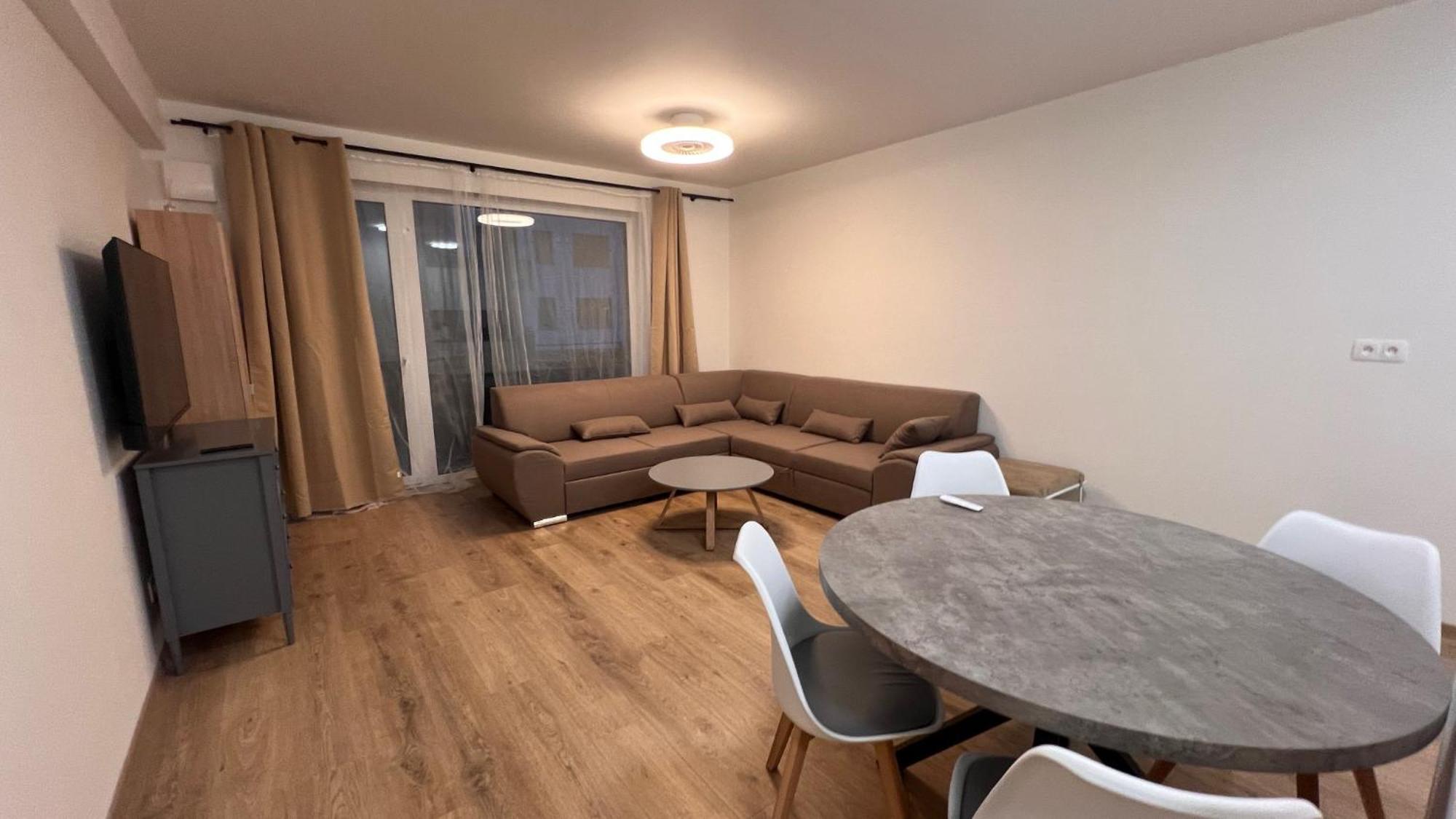 Air-Conditioned 2 Room Apartment, Balcony, New Building, 201 Rovinka Εξωτερικό φωτογραφία