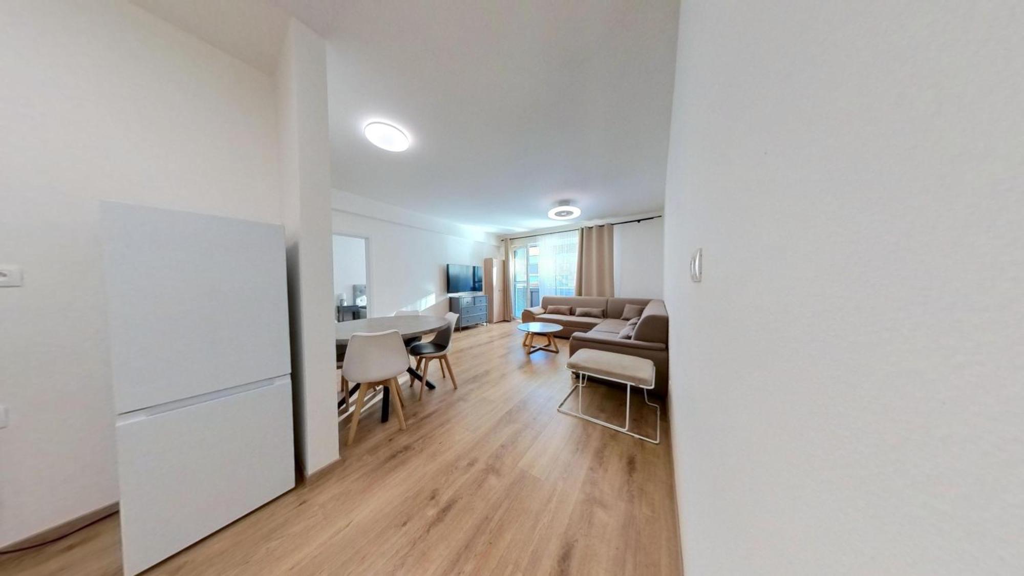 Air-Conditioned 2 Room Apartment, Balcony, New Building, 201 Rovinka Εξωτερικό φωτογραφία