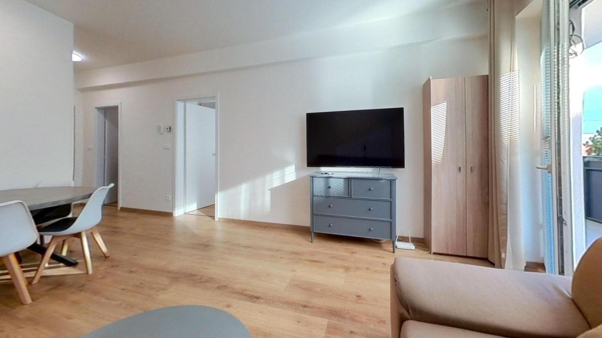 Air-Conditioned 2 Room Apartment, Balcony, New Building, 201 Rovinka Εξωτερικό φωτογραφία